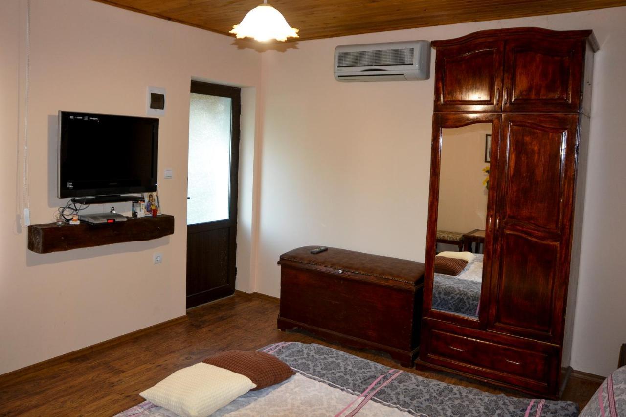 Guest House Raiski Kаt Mezek Buitenkant foto