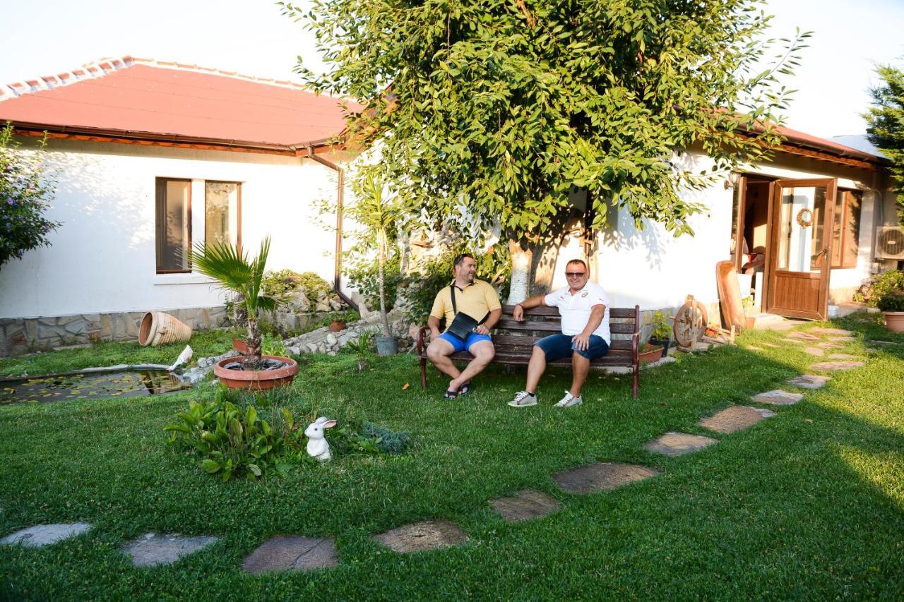 Guest House Raiski Kаt Mezek Buitenkant foto